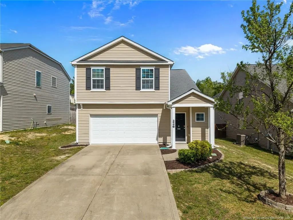 226 River Oak Street, Spring Lake