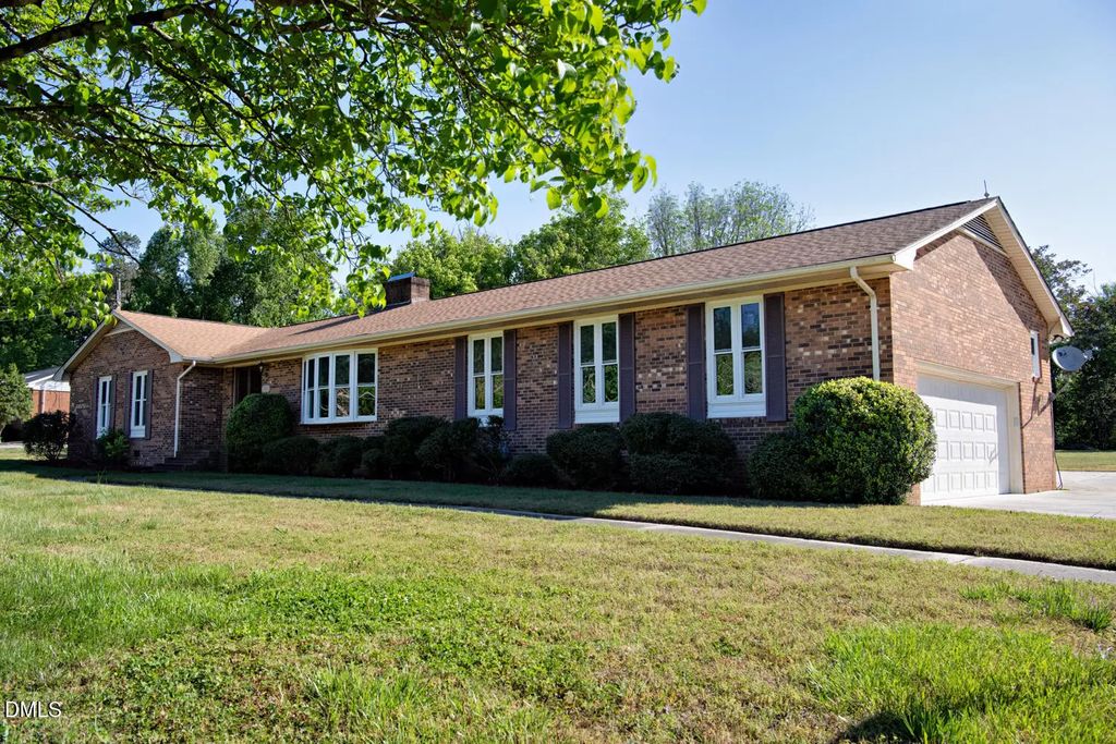 1521 N Nc 87 Highway, Elon