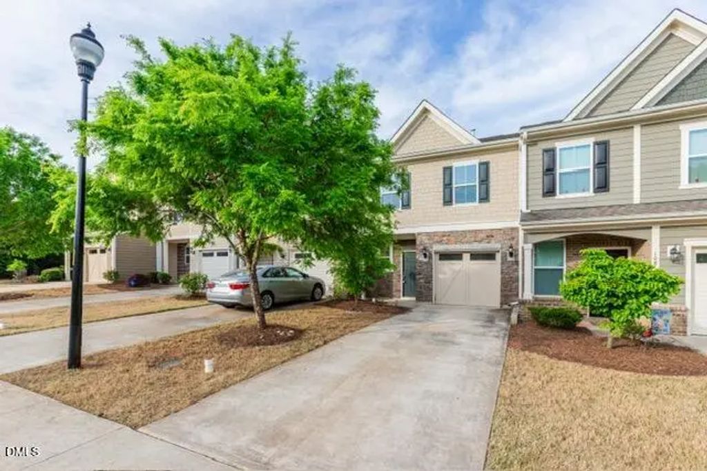 106 Pleasant Glen Lane, Apex