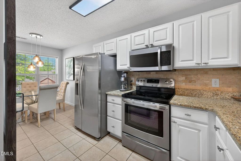 2400 Huntscroft Lane 202, Raleigh