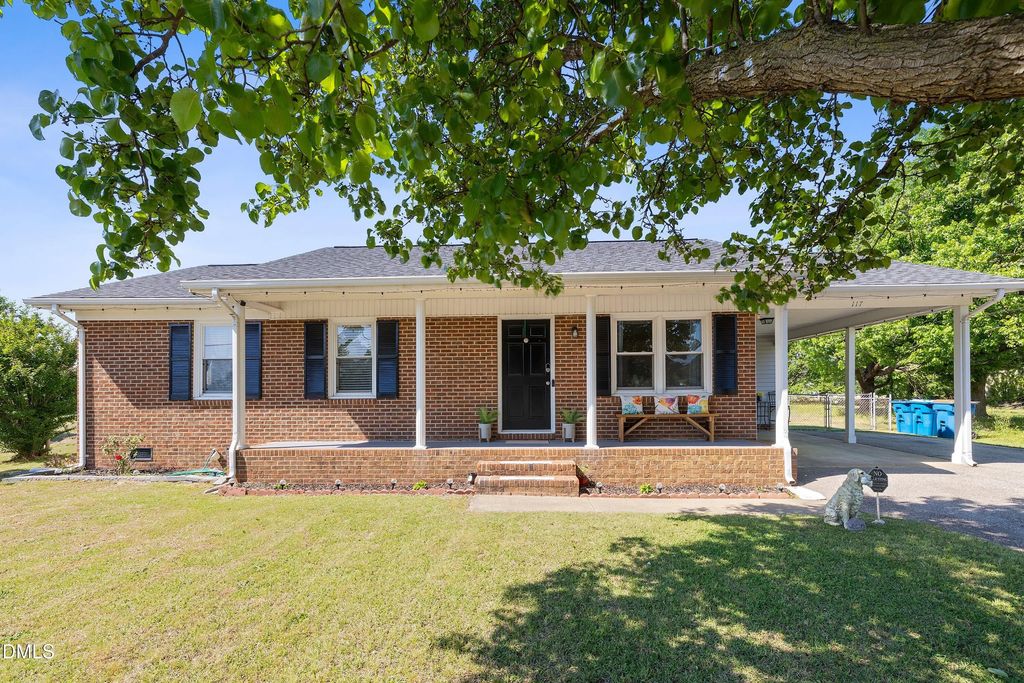 117 Holly Avenue, Dunn