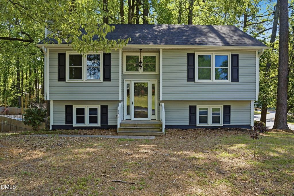 100 Brook Rock Lane, Garner