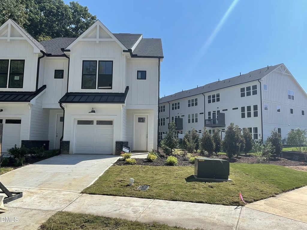 615 W Cable Court, Apex