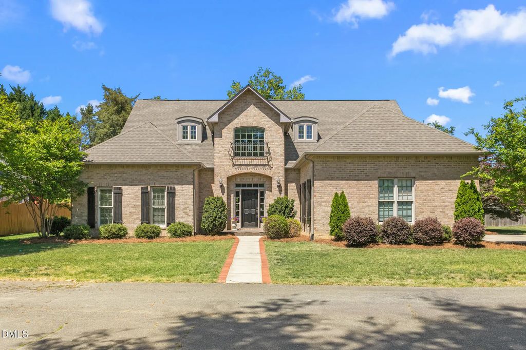 2049 Edgewood Avenue, Burlington