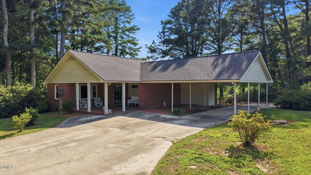 69 Dyking Road, Louisburg