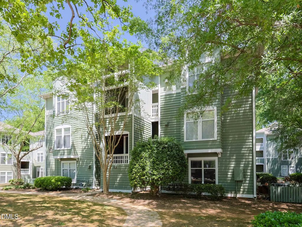 1211 Westview Lane 305, Raleigh