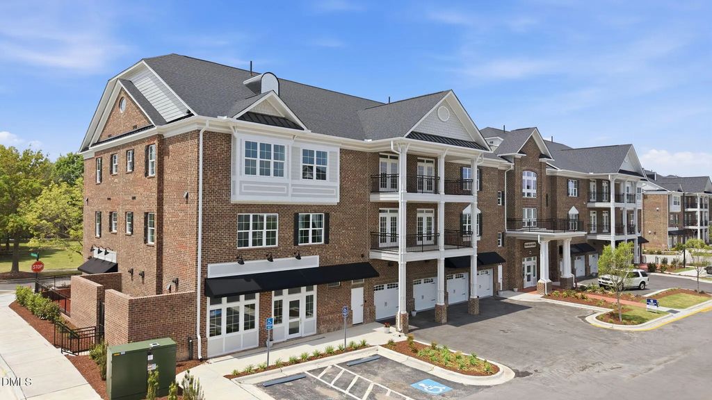 1600 Gathering Park Circle 202, Cary