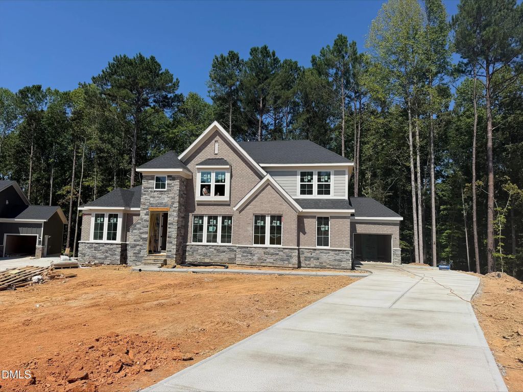 82 Ogden Circle, Clayton