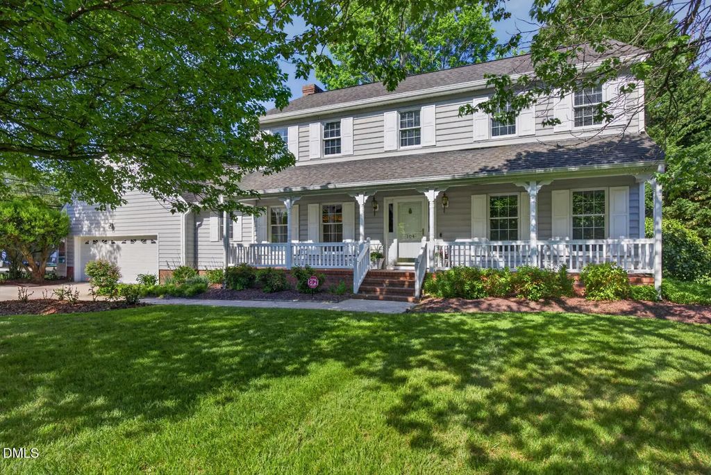 104 Meadowood Drive, Burlington