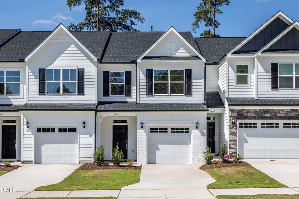 5407 Running Fox Lane, Durham