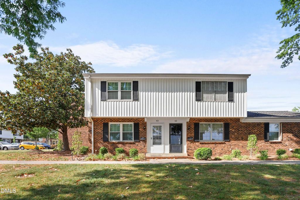 1002 Willow Drive Apt 43, Chapel Hill