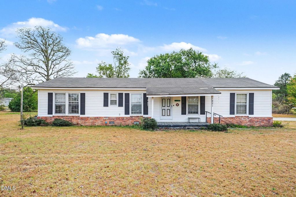 1421 Seabrook School Road, Fayetteville