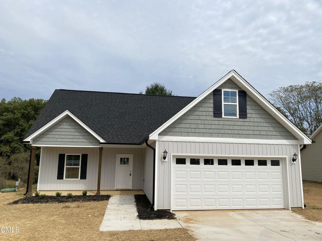 409 E Lee Avenue, Yadkinville