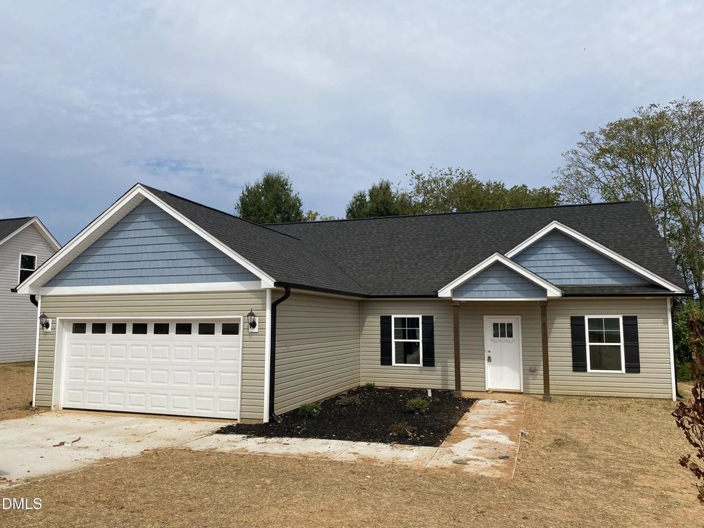 411 E Lee Avenue, Yadkinville