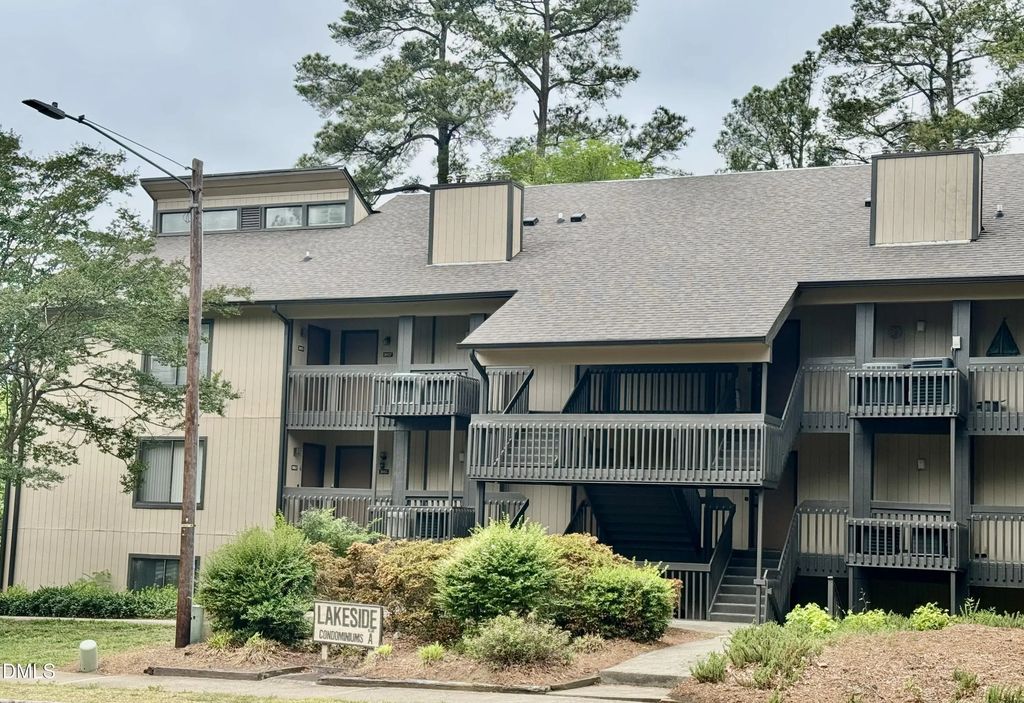 3027 Huntleigh Drive, Raleigh