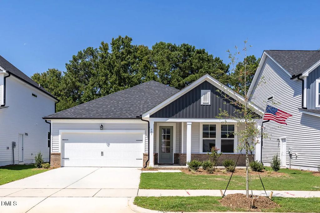601 Crescent Wood Trail, Zebulon