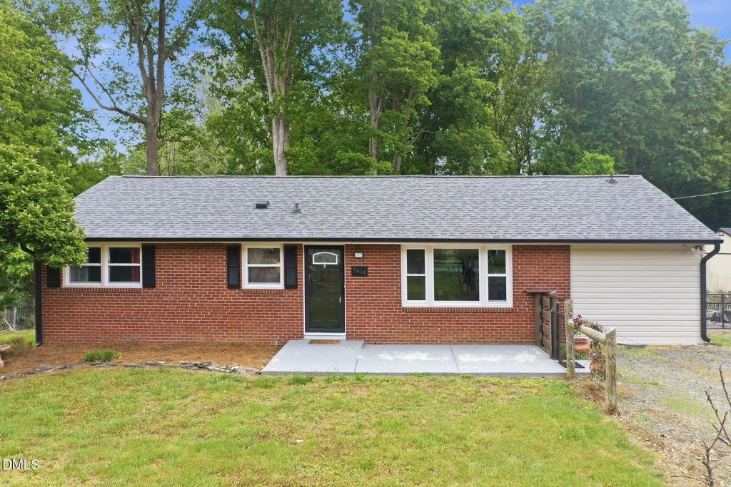 5414 Eastcrest Road, McLeansville