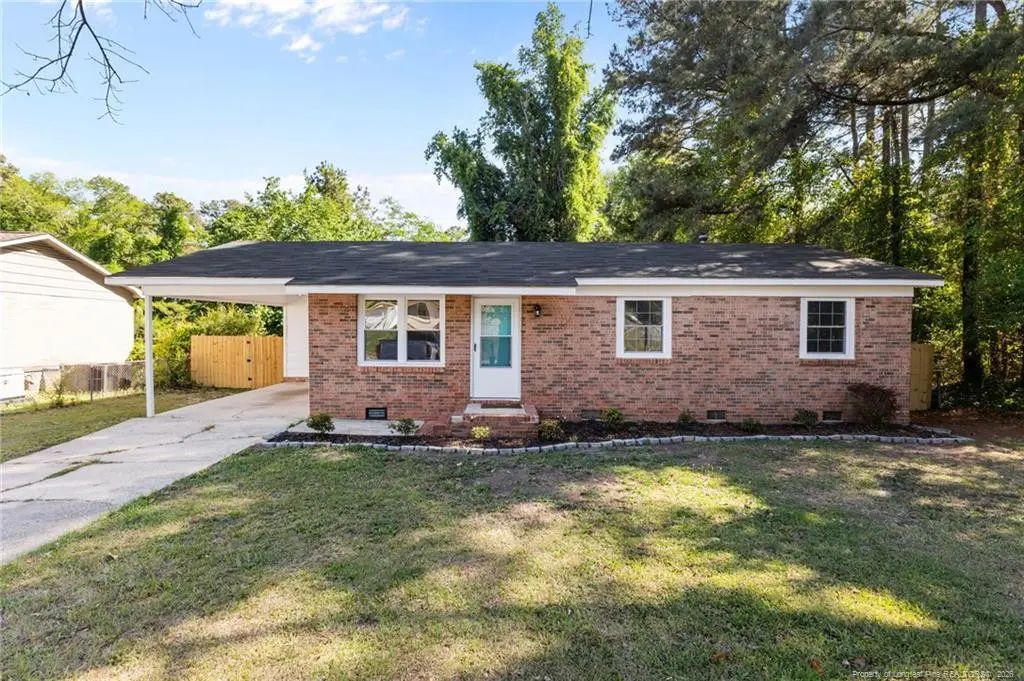 2633 Dumbarton Road, Fayetteville