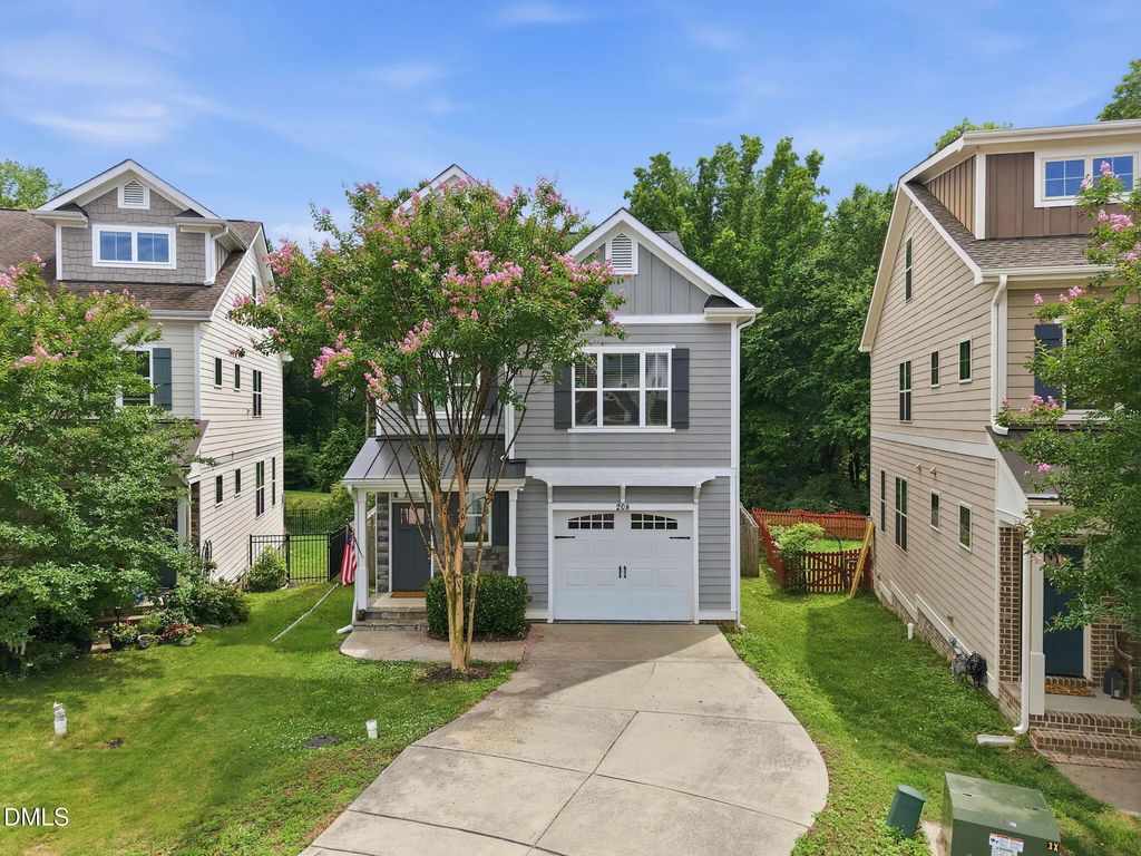 208 Log Pond Court, Apex