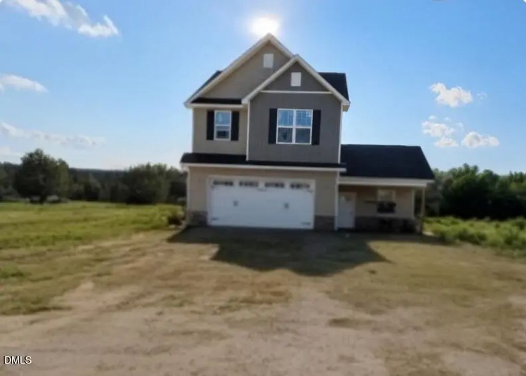 121 Evelene Way, Clinton