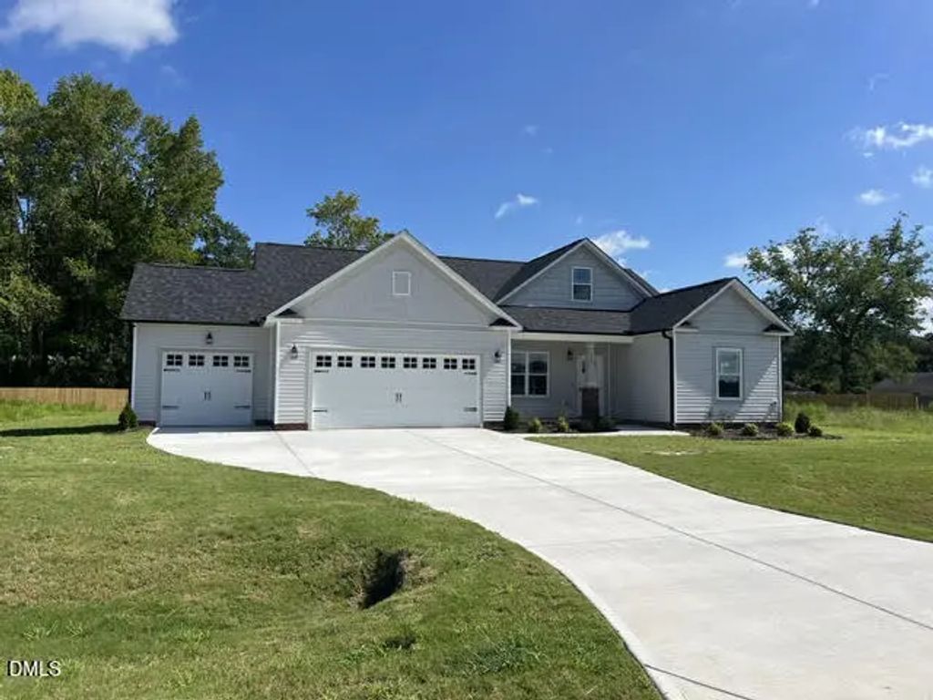 111 Lynn Lane, Selma