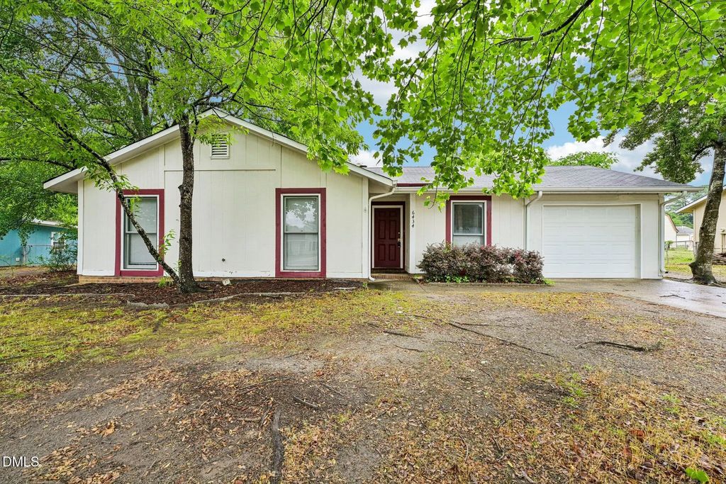 6434 Rannock Drive, Fayetteville