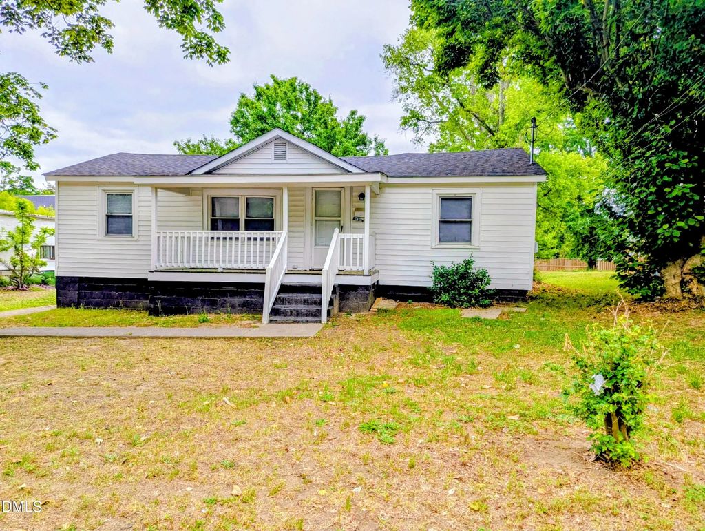 908 S Main Street, Louisburg