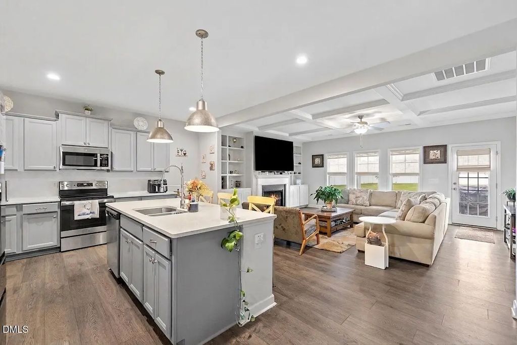 44 Pond Mountain Drive, Clayton