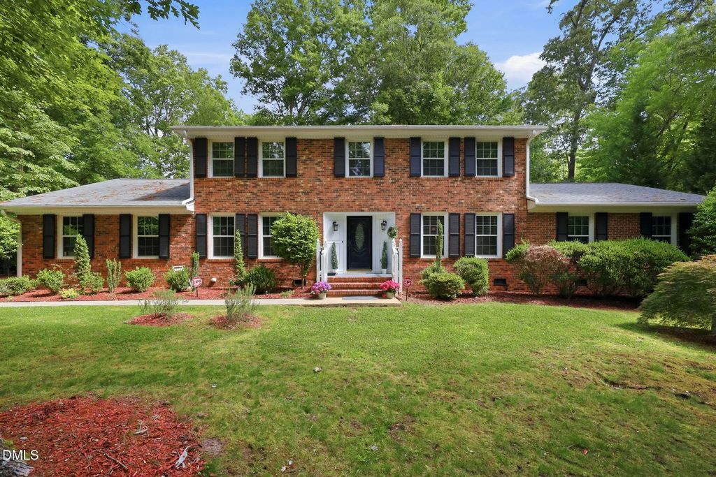 100 Moray Court, Cary