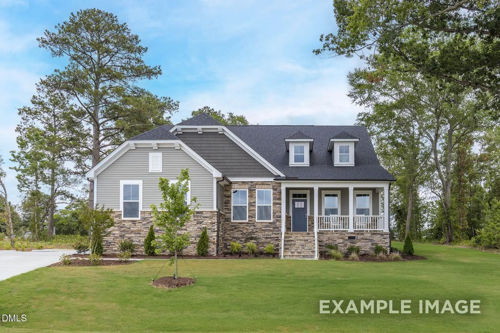 1384 Main Street, Lillington
