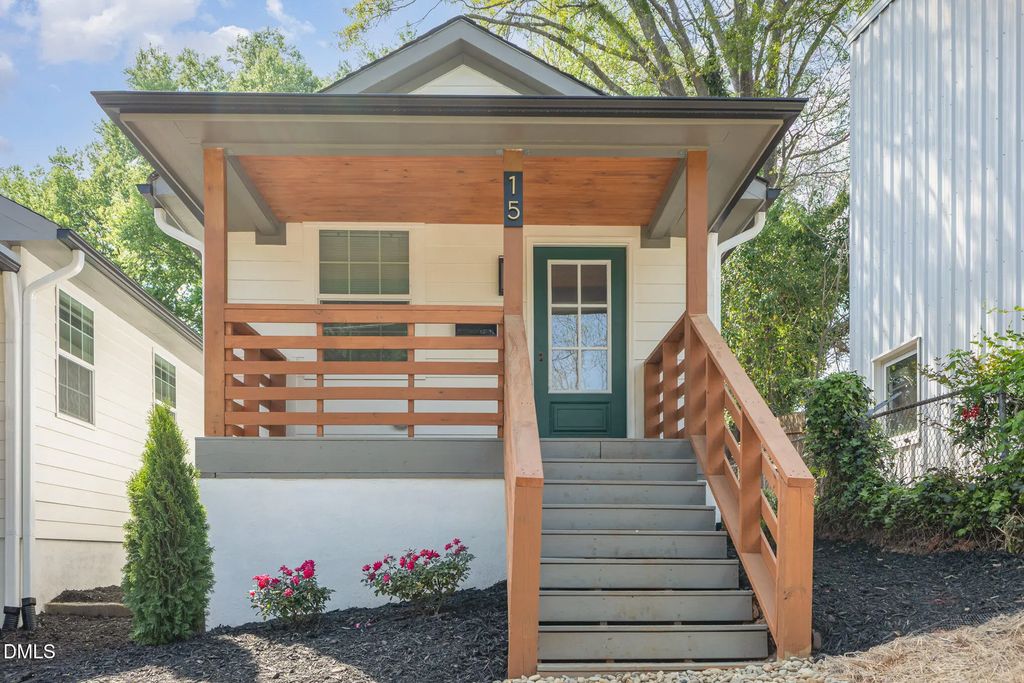 15 Saint Augustine Avenue, Raleigh