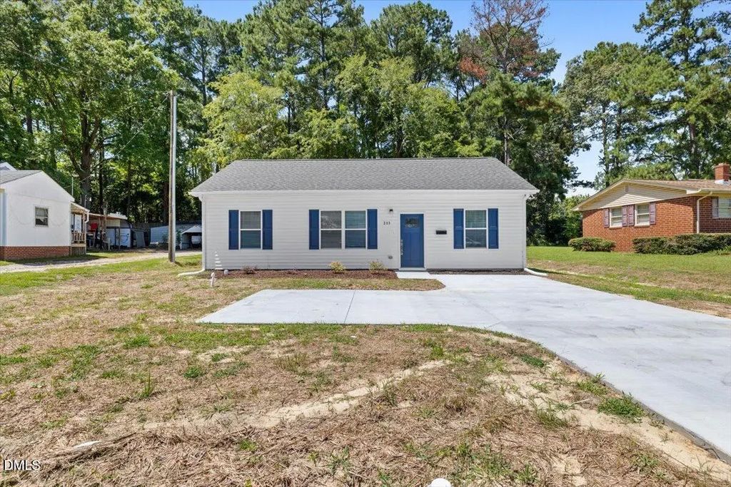 213 Bickett North Boulevard, Louisburg