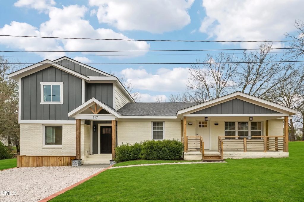 117 W Allen Street, Four Oaks