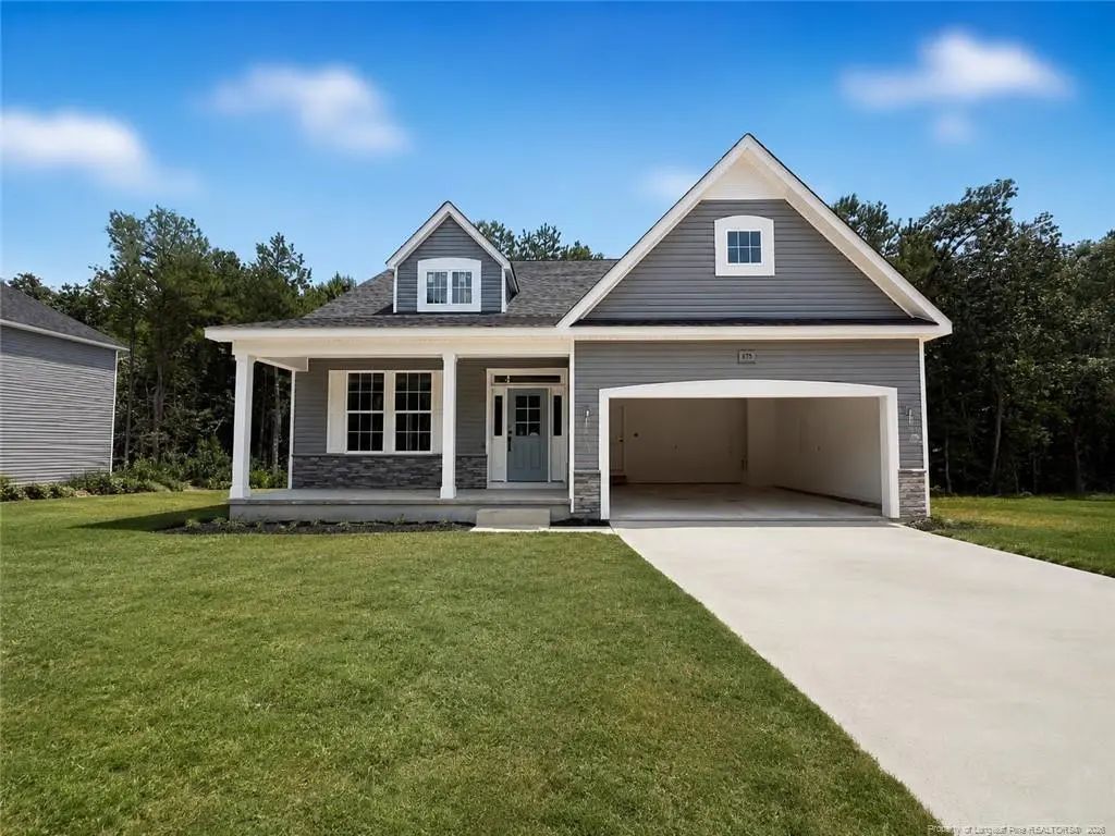 575 Grand Griffon Way, Lillington