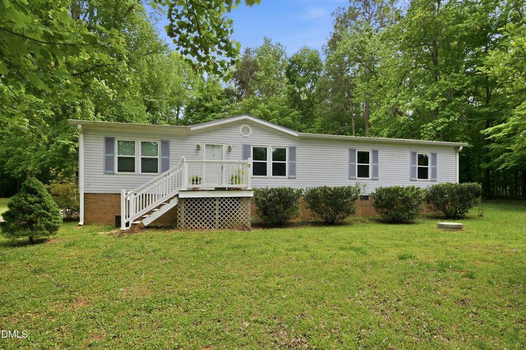 1512 Red Mountain Road, Rougemont
