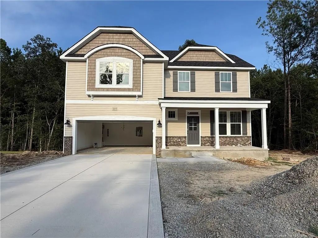 605 Grand Griffon Way, Lillington