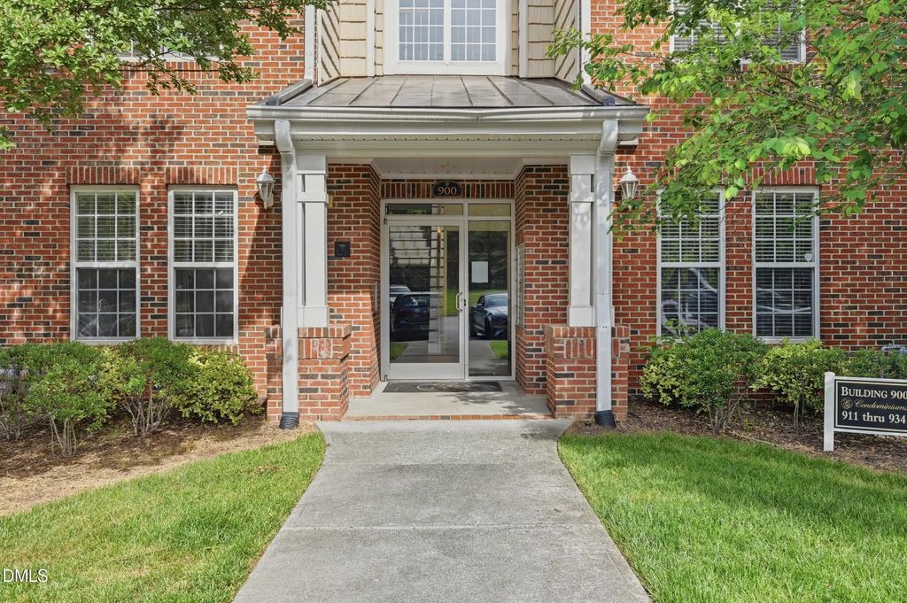 911 Providence Glen Drive, Chapel Hill