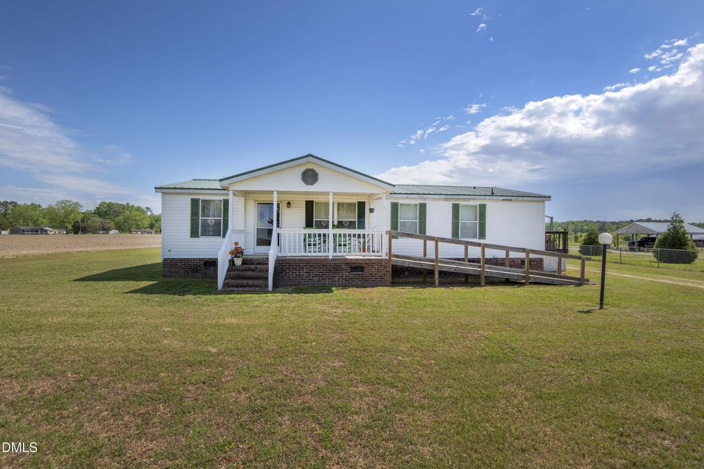 10278 N Carolina 33, Whitakers