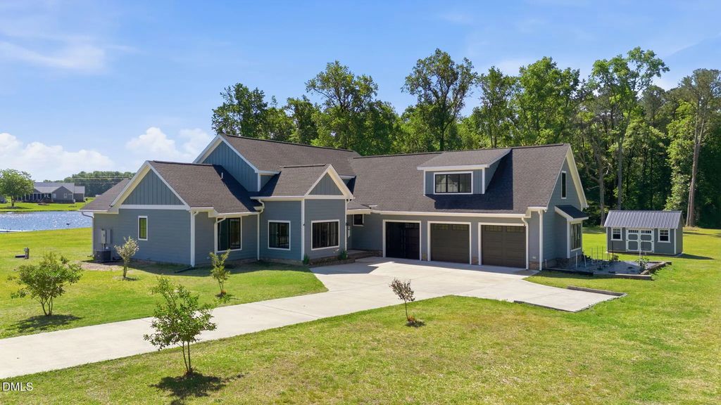 35 S Rippling Court, Smithfield