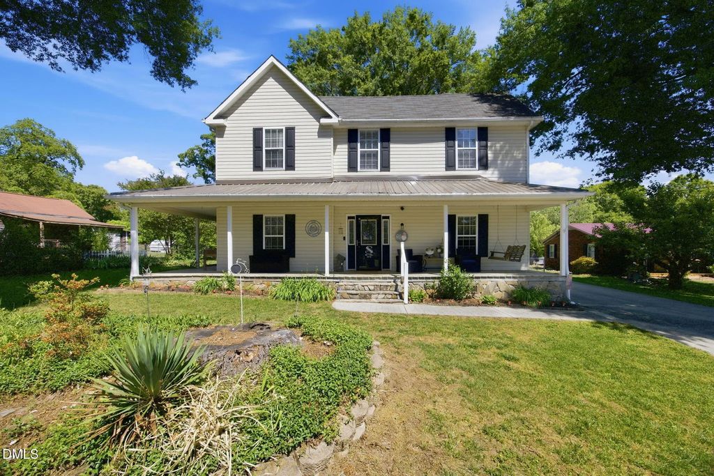 206 Third Avenue Se, Taylorsville