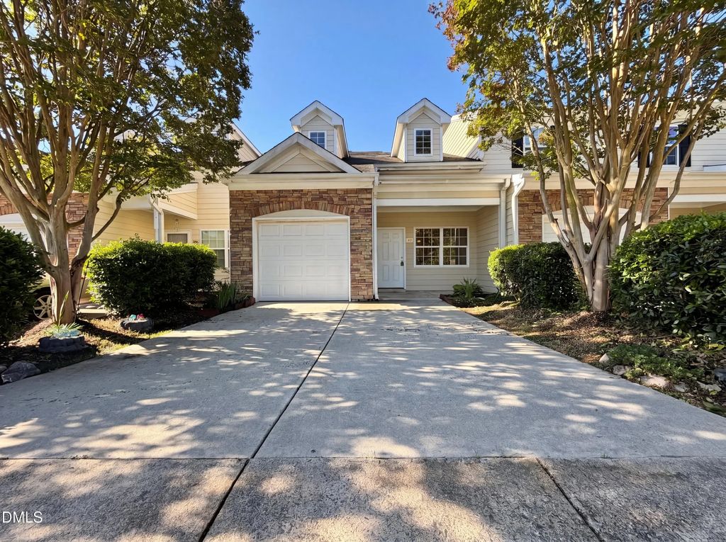 42 Sunnyview Lane, Clayton
