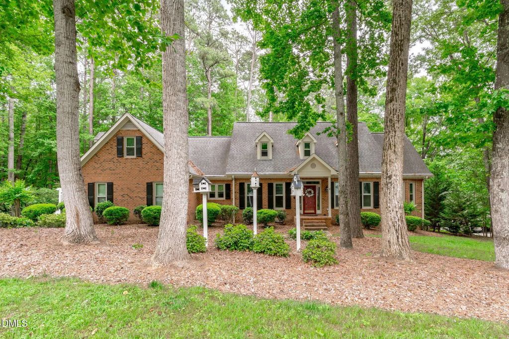 2 Sagamore Place, Hillsborough