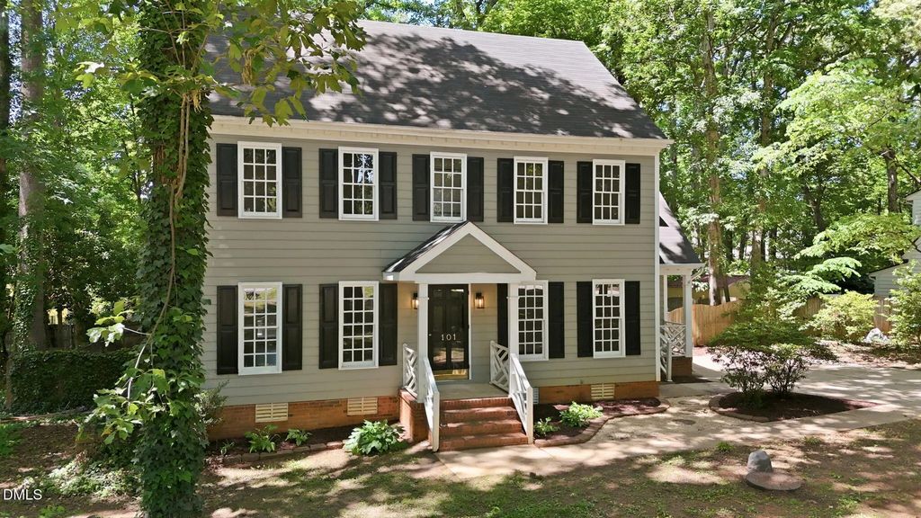 101 Ridgepath Way, Cary