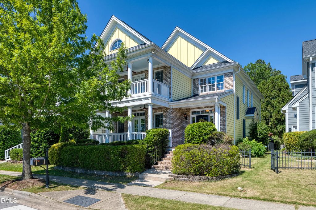 517 Commons Walk Circle, Cary
