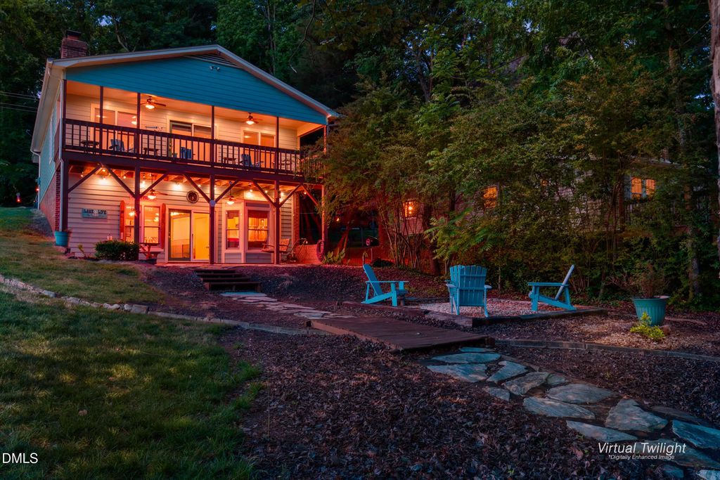 3496 Pinehaven Drive, New London