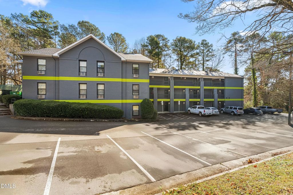 5104 Hollyridge Drive 207, Raleigh
