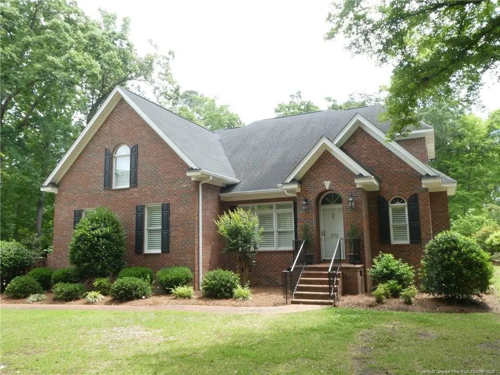 202 Walnut Cove Drive, Lumberton