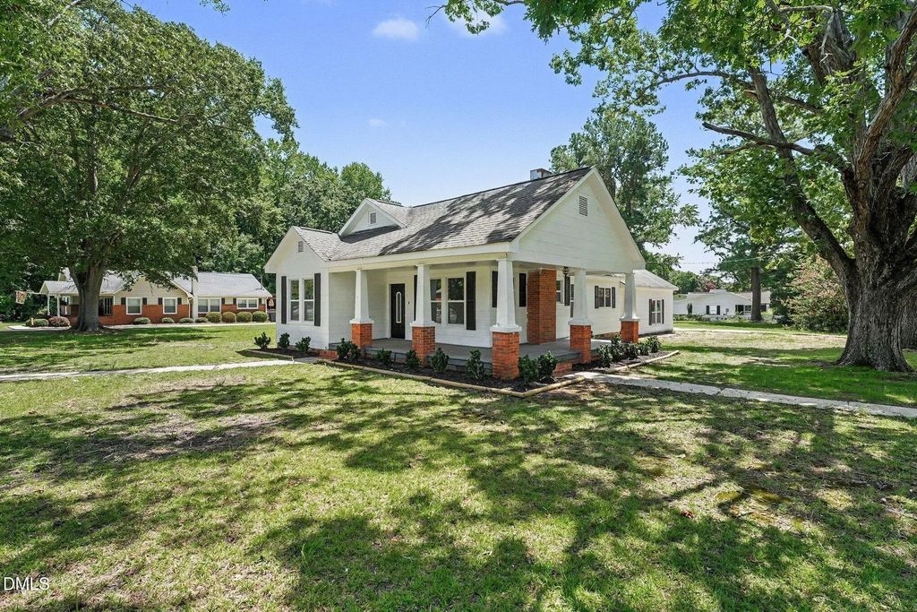 207 Old Post Road, Erwin