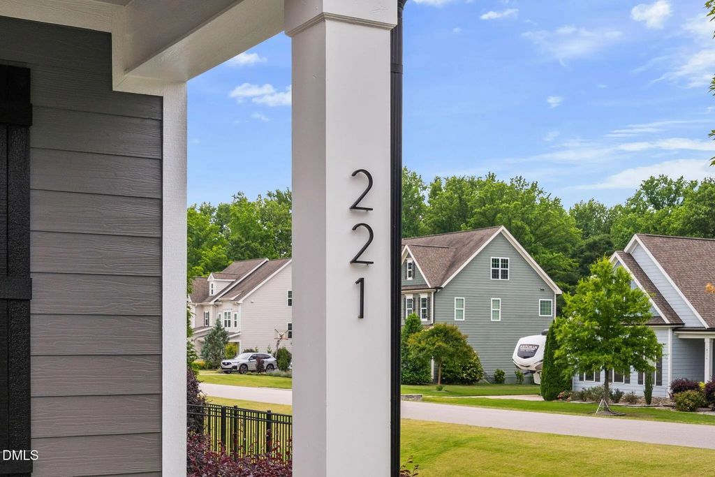 221 Misty Moonlight Drive, Willow Springs