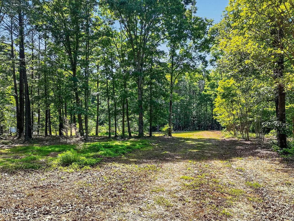 8177 North Carolina 42, Holly Springs